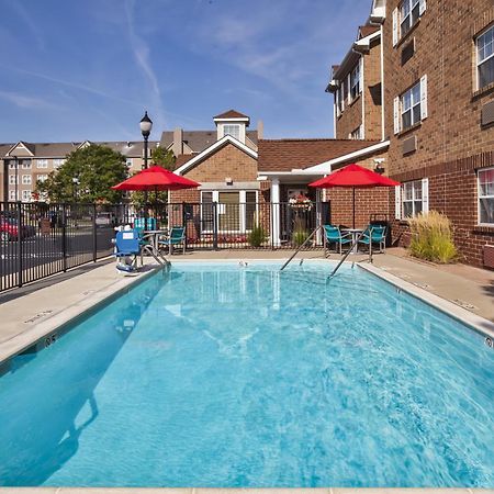 Towneplace Suites By Marriott Detroit ליבוניה מראה חיצוני תמונה