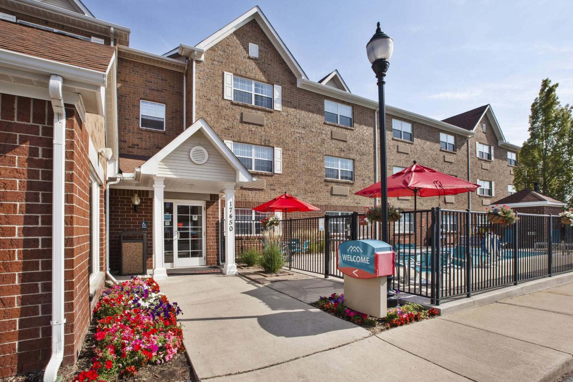 Towneplace Suites By Marriott Detroit ליבוניה מראה חיצוני תמונה