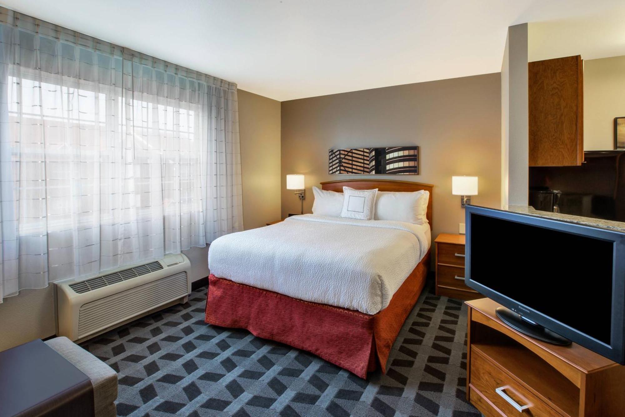Towneplace Suites By Marriott Detroit ליבוניה מראה חיצוני תמונה