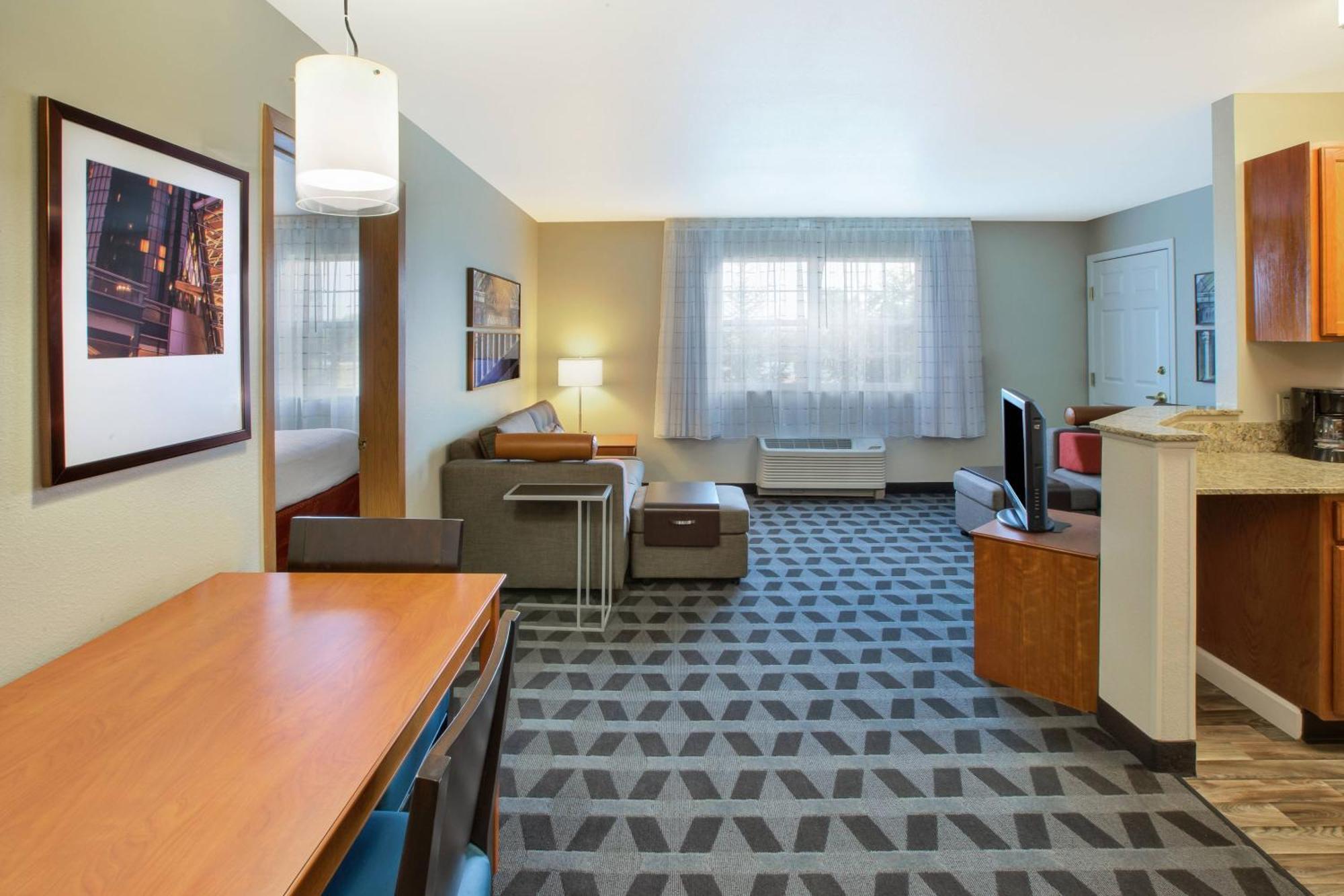 Towneplace Suites By Marriott Detroit ליבוניה מראה חיצוני תמונה