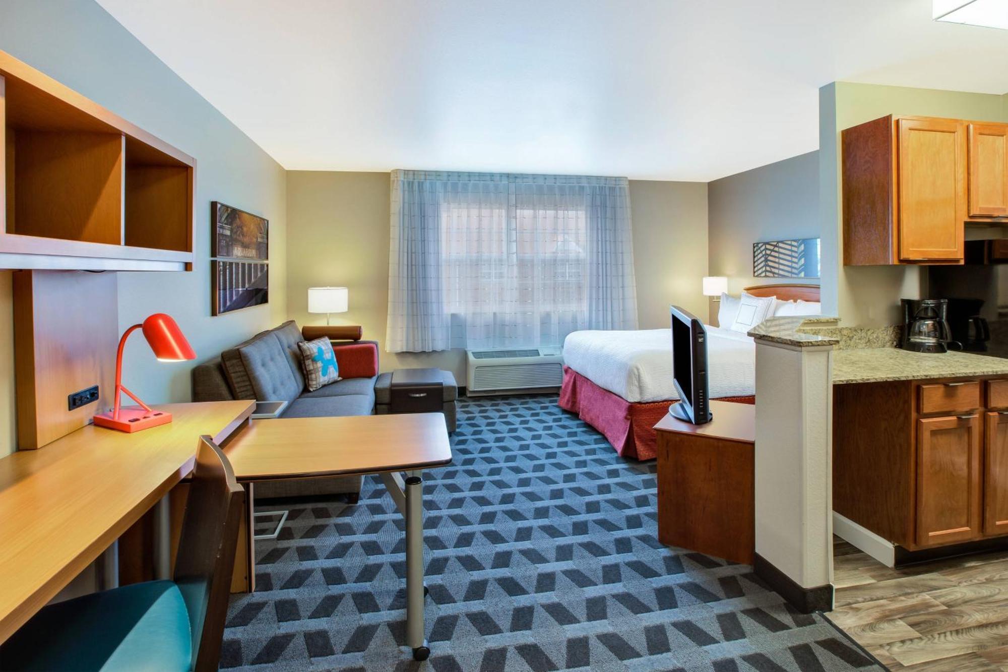 Towneplace Suites By Marriott Detroit ליבוניה מראה חיצוני תמונה