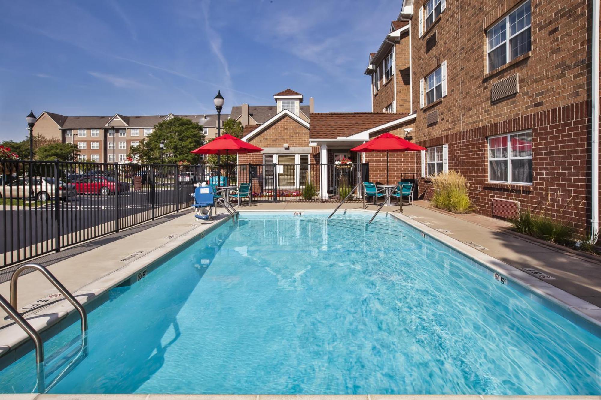 Towneplace Suites By Marriott Detroit ליבוניה מראה חיצוני תמונה