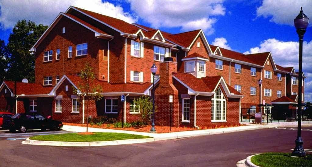 Towneplace Suites By Marriott Detroit ליבוניה מראה חיצוני תמונה